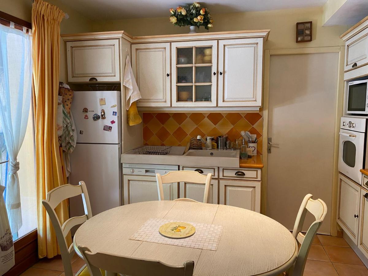 Maison Provencale En Campagne A Éguilles Eksteriør billede